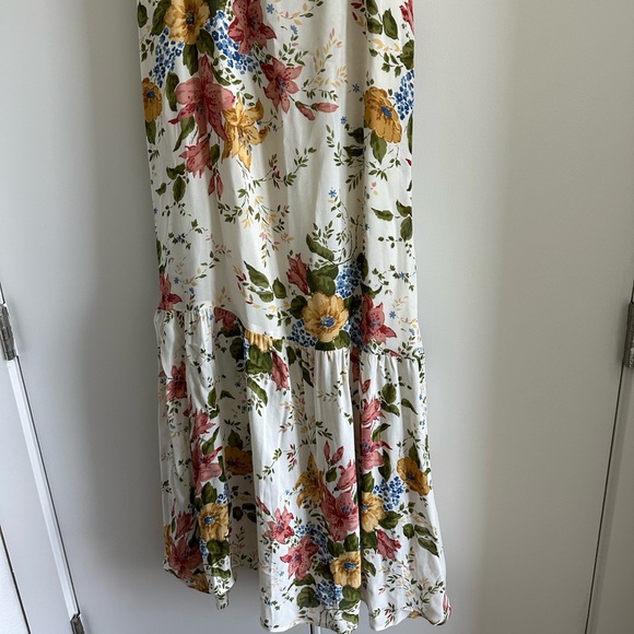 Reformation Jasen dress in Marie Antoinette - Picture 6 of 9